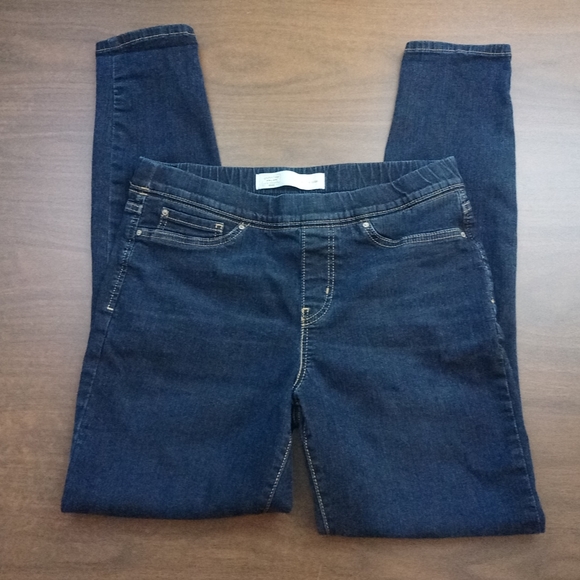 Signature by Levi Strauss Denim - Signature Levi Strauss Totally Shaping Pull On Skinny Jean Jeggings